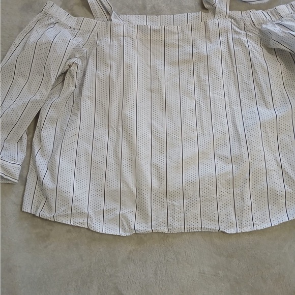 A New Day White Boxy Tie Front Blouse - Picture 5 of 10